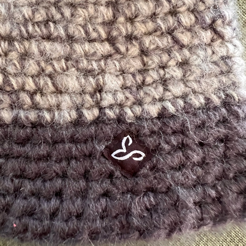 Handmade Crochet Fingerless Gloves with Floral Design - Picture 5 of 5